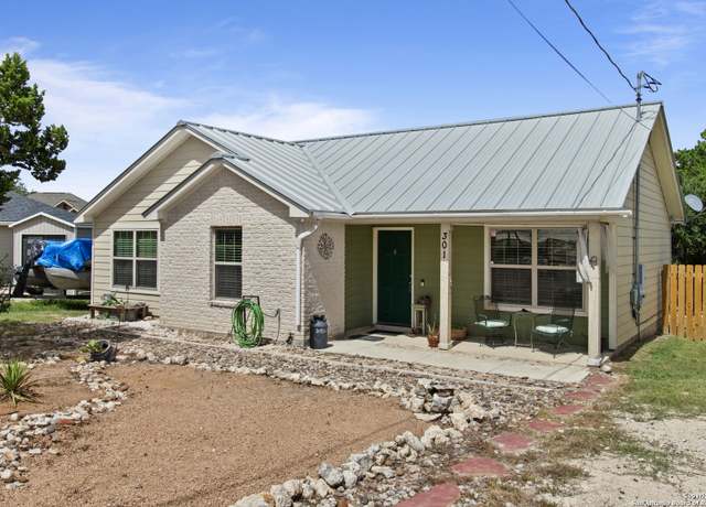 Property at 301 Cimarron, Spring Branch, TX 78070, 3 beds, 2 baths