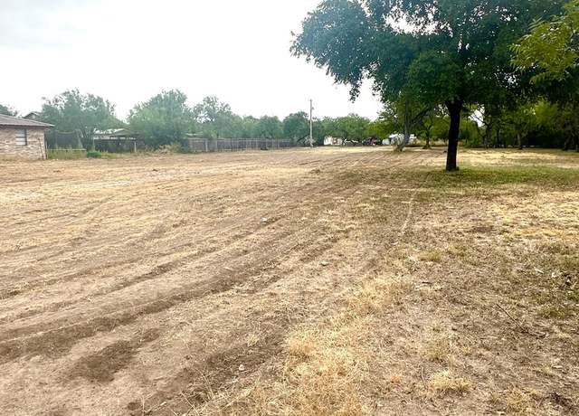 Property at 252 Prairie St, Uvalde, TX 78801
