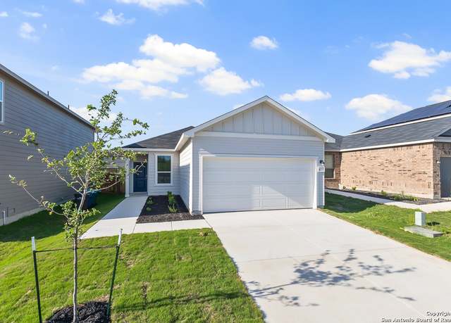Property at 4715 Plaza Ctr, San Antonio, TX 78222, 3 beds, 2 baths