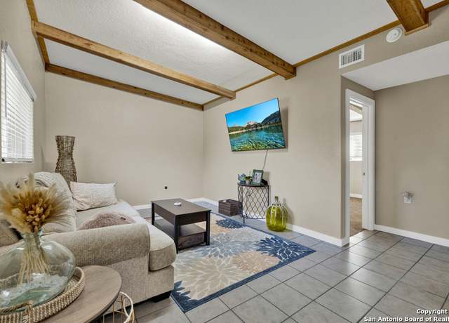 Property at 2804 FM 1044, New Braunfels, TX 78130-9099, 8 beds, 4 baths