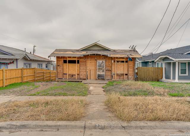 Property at 729 S Palmetto, San Antonio, TX 78203-1850, 3 beds, 1 bath