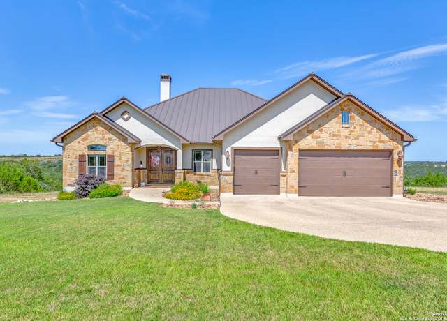 Property at 140 Paradise, Boerne, TX 78006, 4 beds, 3.5 baths