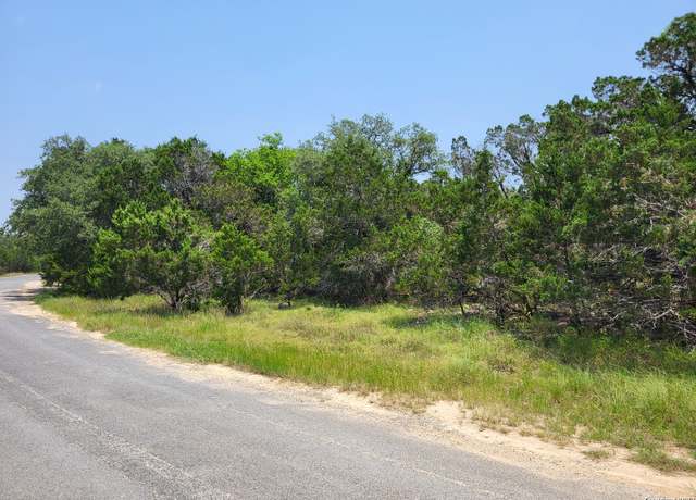 Property at 6 N Star Dr, Bandera, TX 78003