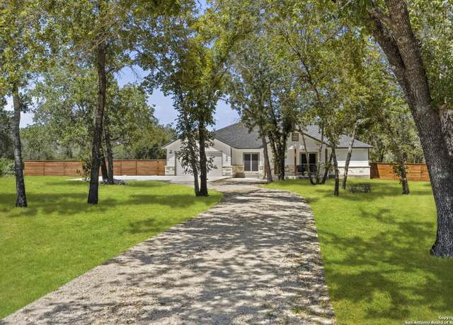 Property at 275 County Road 6866, Natalia, TX 78059, 4 beds, 3 baths