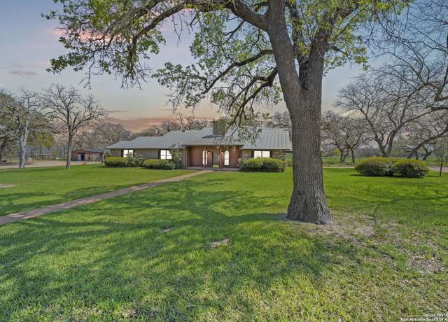 Property at 6992 State Highway 97, Floresville, TX 78114, 3 beds, 2 baths