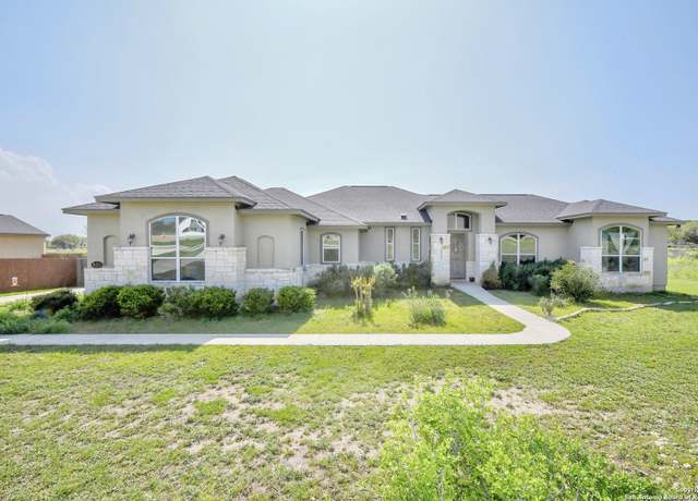Property at 521 Saxet Trl, Spring Branch, TX 78070, 3 beds, 2 baths