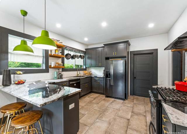Property at 427 Hampshire, San Antonio, TX 78210, 3 beds, 1 bath