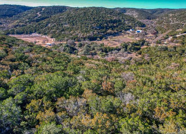 Property at 558 S Ridge Dr, Concan, TX 78838