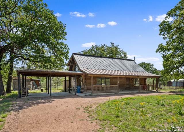 Property at 463 Woodland, Fredericksburg, TX 78624, 1 bed, 2 baths