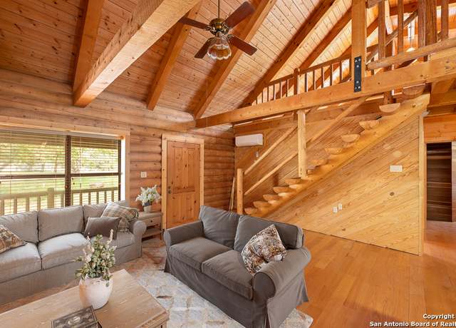 Property at 463 Woodland, Fredericksburg, TX 78624, 1 bed, 2 baths