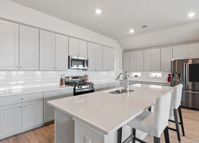 Property at 12067 Pitcher Rd, San Antonio, TX 78253, 4 beds, 3 baths