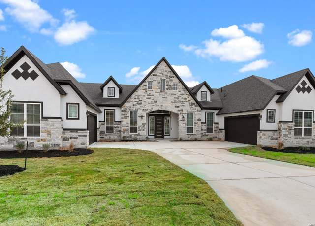 Property at 325 Raven Rd, Castroville, TX 78009, 5 beds, 4.5 baths