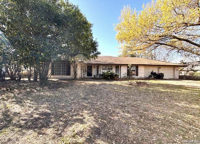 Property at 522 Golfcrest Dr, Windcrest, TX 78239, 3 beds, 2.5 baths