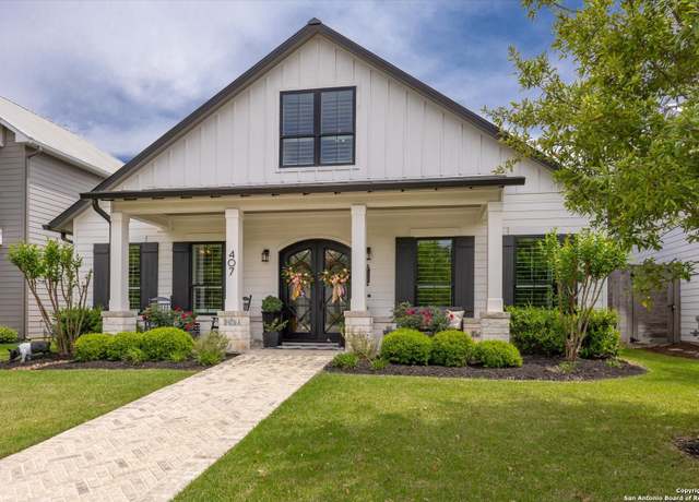 Property at 407 Ogrady St, Boerne, TX 78006, 4 beds, 4.5 baths