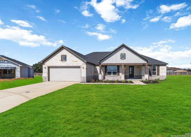 Property at 1587 Vista View Dr, Pleasanton, TX 78064, 4 beds, 2.5 baths
