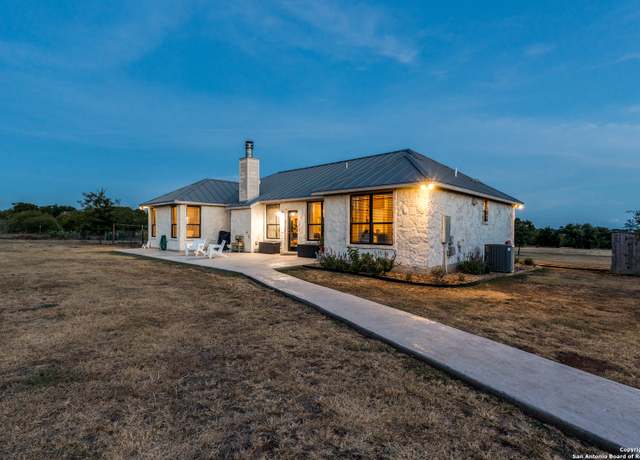 Property at 2425 Oak Vly, New Braunfels, TX 78132, 4 beds, 2 baths