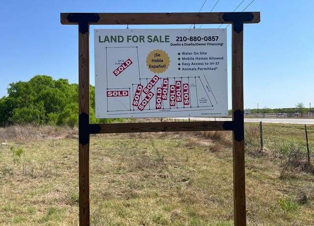 Property at 40 Foster Rd, Pleasanton, TX 78064
