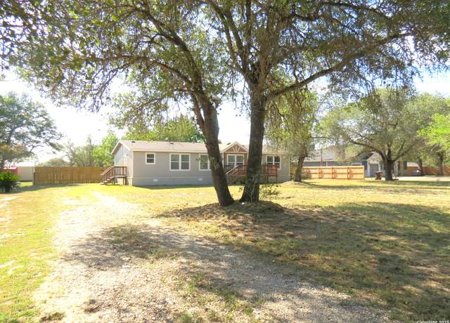 Property at 119 Creekbend, Floresville, TX 78114, 3 beds, 2 baths