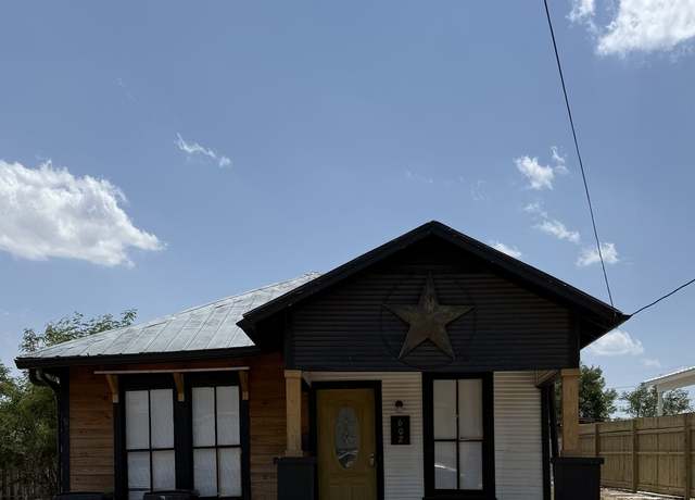 Property at 602 W Alamo, Carrizo Springs, TX 78834, 3 beds, 2 baths