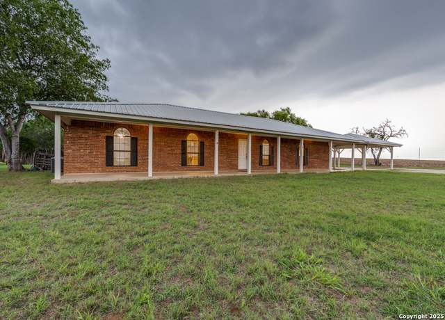 Property at 315 Simon, Pleasanton, TX 78064, 3 beds, 2 baths