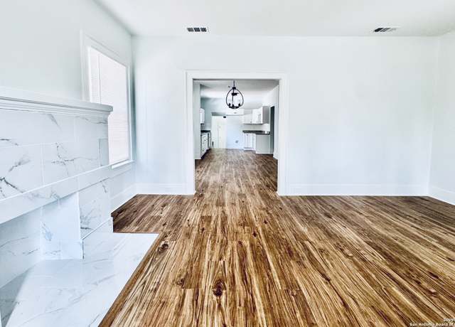 Property at 511 Bailey, San Antonio, TX 78210, 2 beds, 1 bath