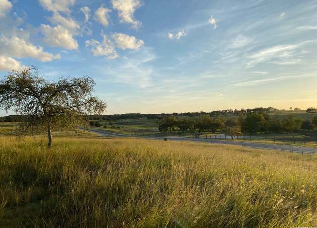 Property at 282 Inspiration Loop, Fredericksburg, TX 78624-8411