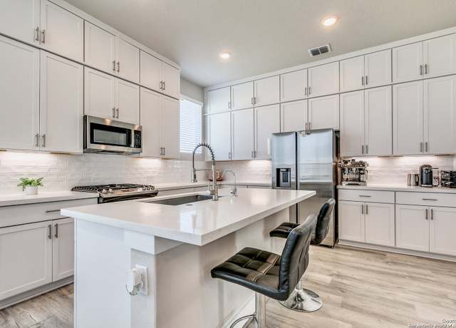 Property at 8851 Oakland #6, San Antonio, TX 78240, 3 beds, 2.5 baths