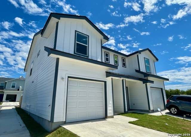Property at 7227 John Palmer Dr, San Antonio, TX 78239, 6 beds, 5 baths