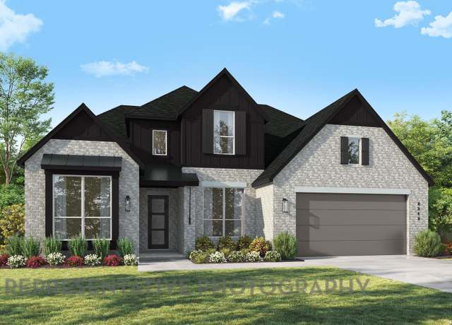 Property at 332 Lacey Oak, Castroville, TX 78009, 5 beds, 4.5 baths