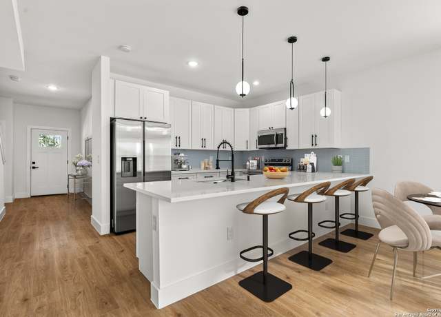 Property at 706 Martin Luther King Dr #101, San Antonio, TX 78203, 3 beds, 2.5 baths