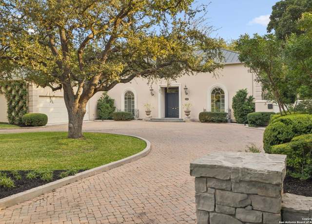 Property at 800 Ivy Ln, Terrell Hills, TX 78209-2831, 4 beds, 4.5 baths
