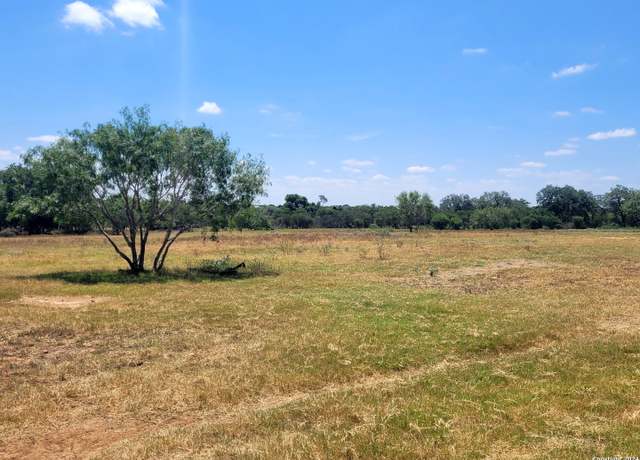 Property at LOT 4 OF 7 Bar R Ln, Floresville, TX 78114-5049
