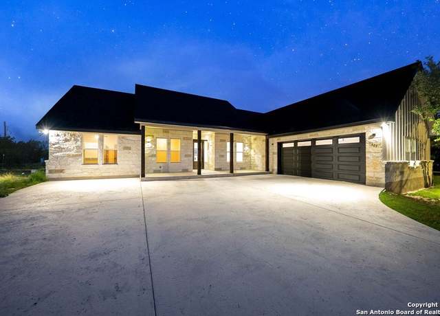 Property at 502 Sumack Dr W, Kerrville, TX 78028, 4 beds, 2.5 baths