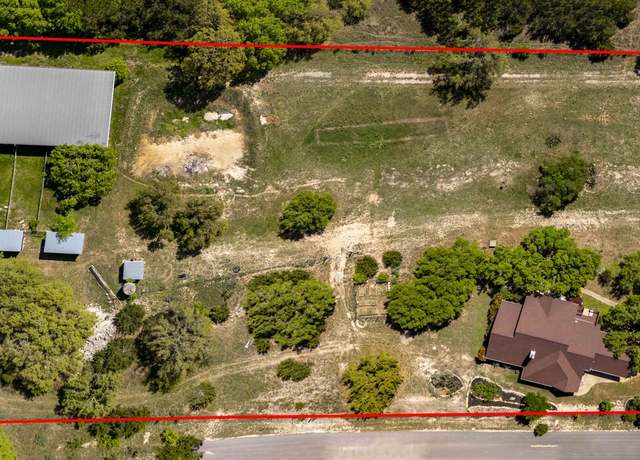 Property at 130 Spring Hill Dr, Boerne, TX 78006, 4 beds, 3 baths