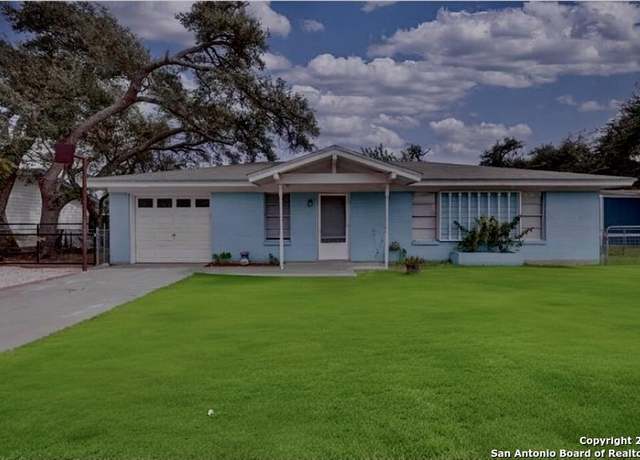 Property at 1330 Red Bird, Rockport, TX 78382, 3 beds, 1 bath