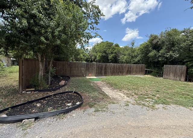 Property at 924 Roselawn, Seguin, TX 78155