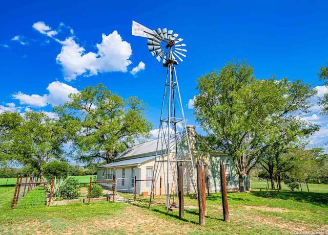 Property at 1098 FM 480, Center Point, TX 78010, 3 beds, 1 bath