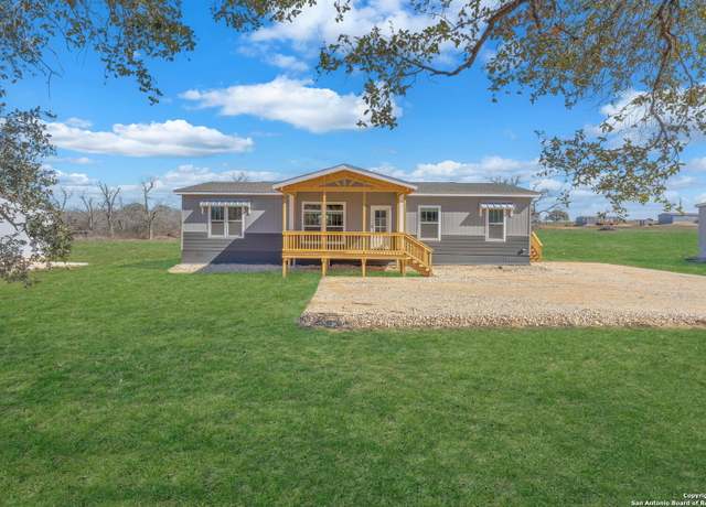Property at 207 Mahan Rd, Somerset, TX 78069, 3 beds, 2 baths