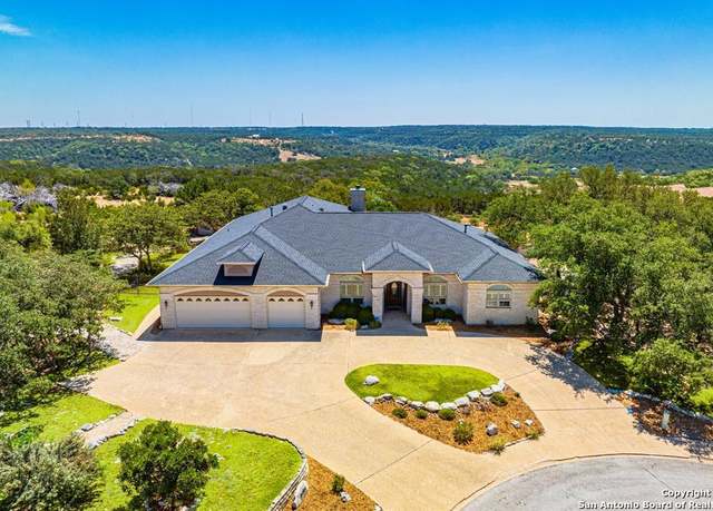 Property at 2029 Crown Rdg, Kerrville, TX 78028, 4 beds, 3 baths