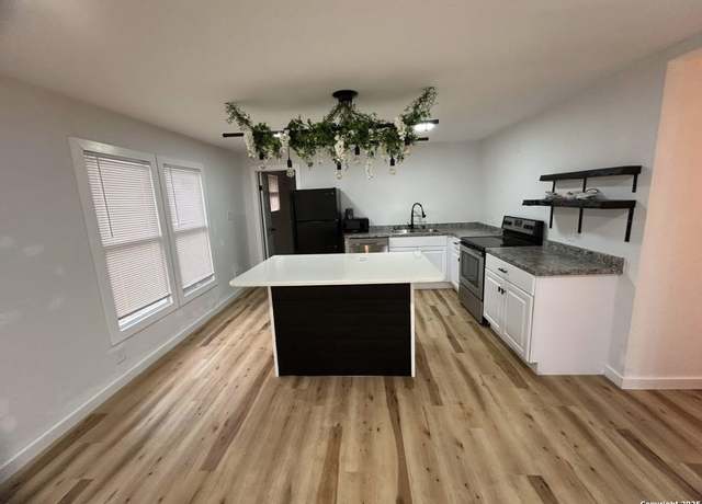 Property at 231 Gabriel, San Antonio, TX 78202, 4 beds, 2 baths