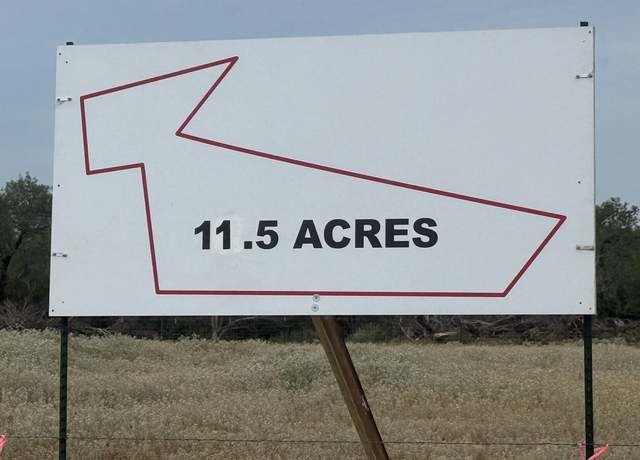 Property at 1404 US Highway 87 W, Stockdale, TX 78160