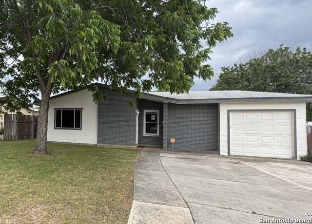 Property at 102 Killarney Dr, San Antonio, TX 78223, 3 beds, 1 bath
