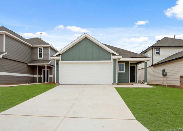 Property at 8847 Black Oak Dr, Elmendorf, TX 78112, 3 beds, 2 baths