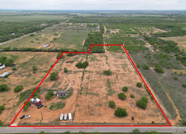Property at 161 Cr 312, Charlotte, TX 78011, 1 bed, 1 bath