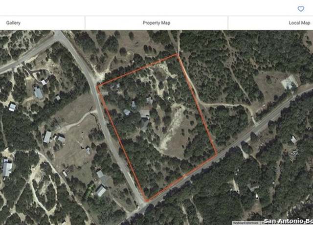 Property at 208 Scenic Mountain Dr, Lakehills, TX 78063-6300, 2 beds, 2.5 baths