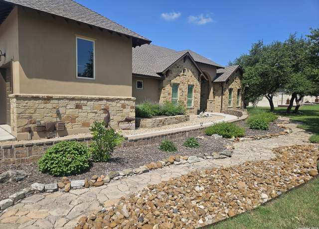 Property at 115 Laurel Wood, New Braunfels, TX 78132, 3 beds, 2.5 baths