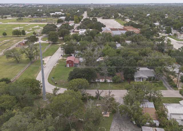 Property at 664 E North St, New Braunfels, TX 78130