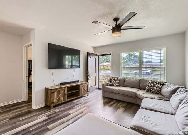 Property at 207 E Villaret Blvd, San Antonio, TX 78221-4038, 3 beds, 1 bath