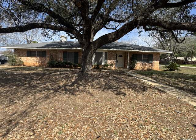 Property at 1017 E Trinity, Pearsall, TX 78061, 3 beds, 2 baths