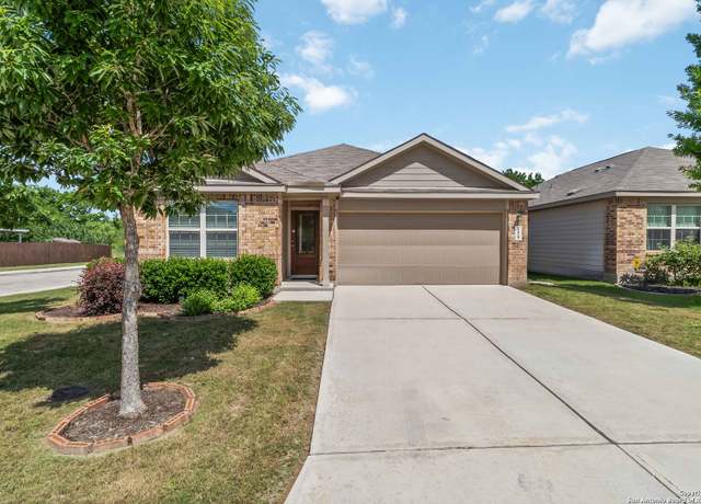 Property at 150 Meadow Path, New Braunfels, TX 78130, 3 beds, 2 baths